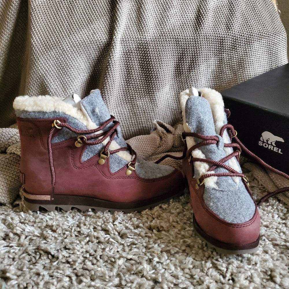 Sorel Maroon Boots